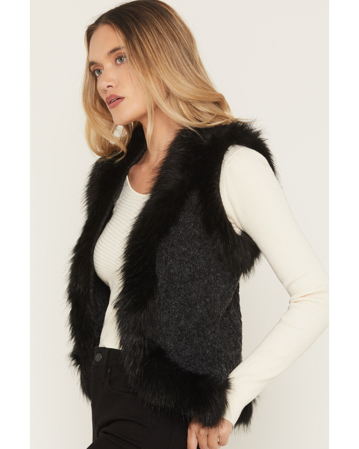 Shyanne Women's Cable Knit Vest