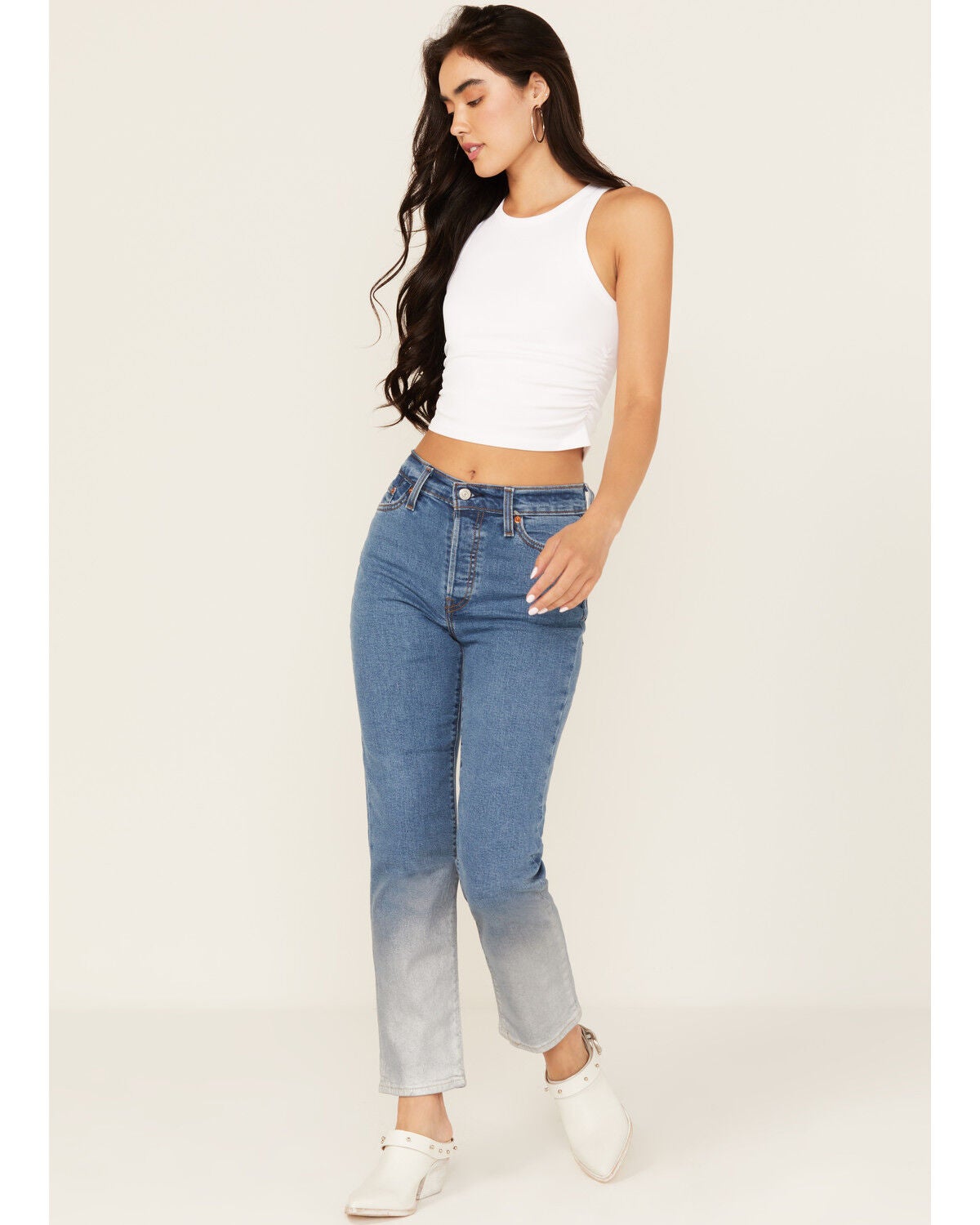 Levis' Women's Medium Wash Mid Rise Wedgie Straight Leg Stretch Denim Jeans, Medium Wash, hi-res