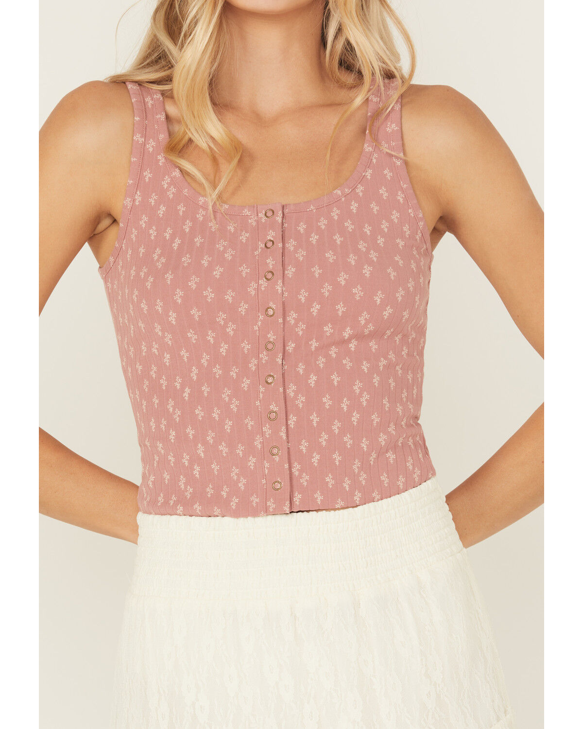 Product Name:  Cleo + Wolf Women's Floral Print Ribbed Sleeveless Cropped Tank Top