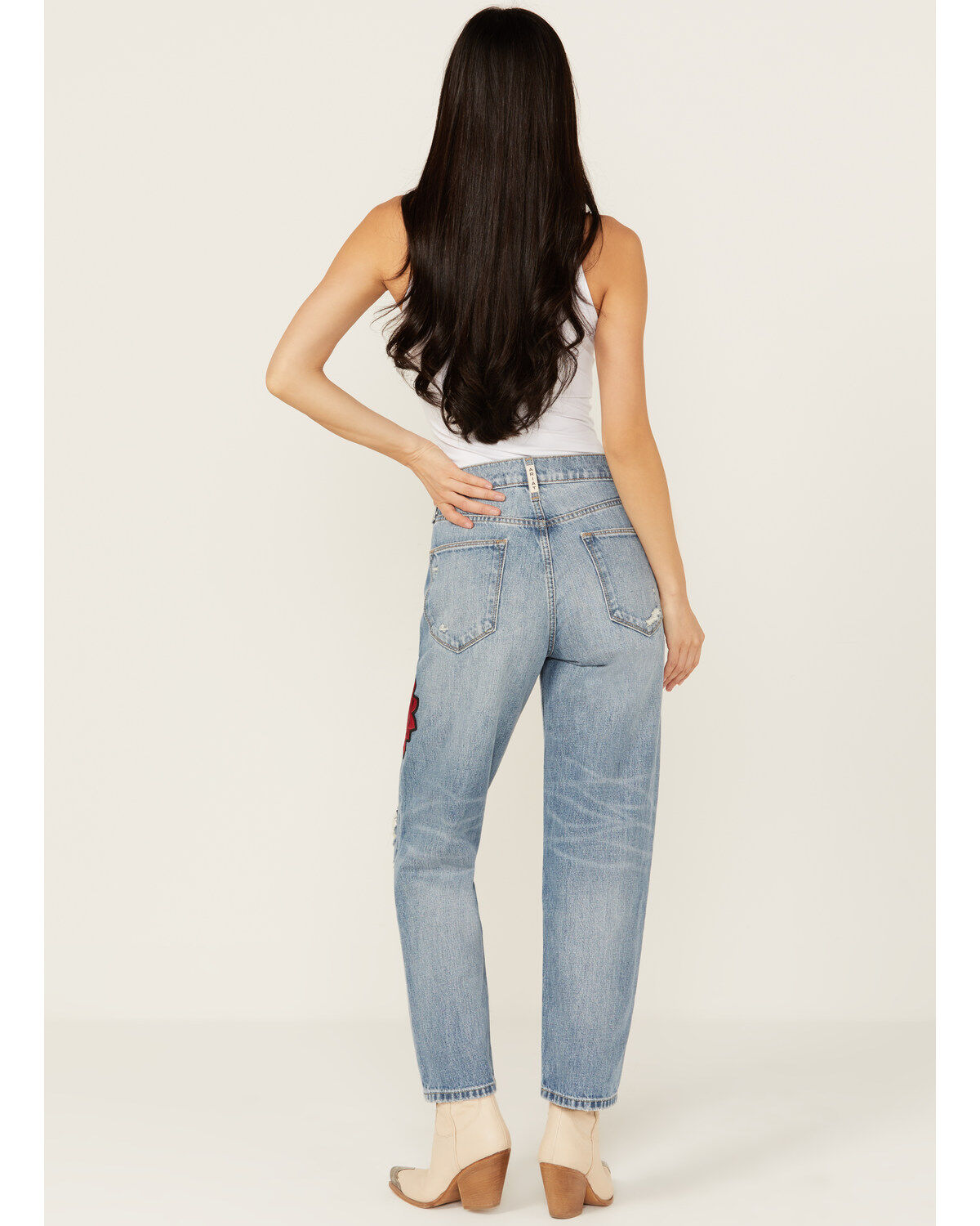 Product Name:  Ariat Women's Dominca Medium Wash Rodeo Quincy High Rise Tomboy Relaxed Straight Jeans