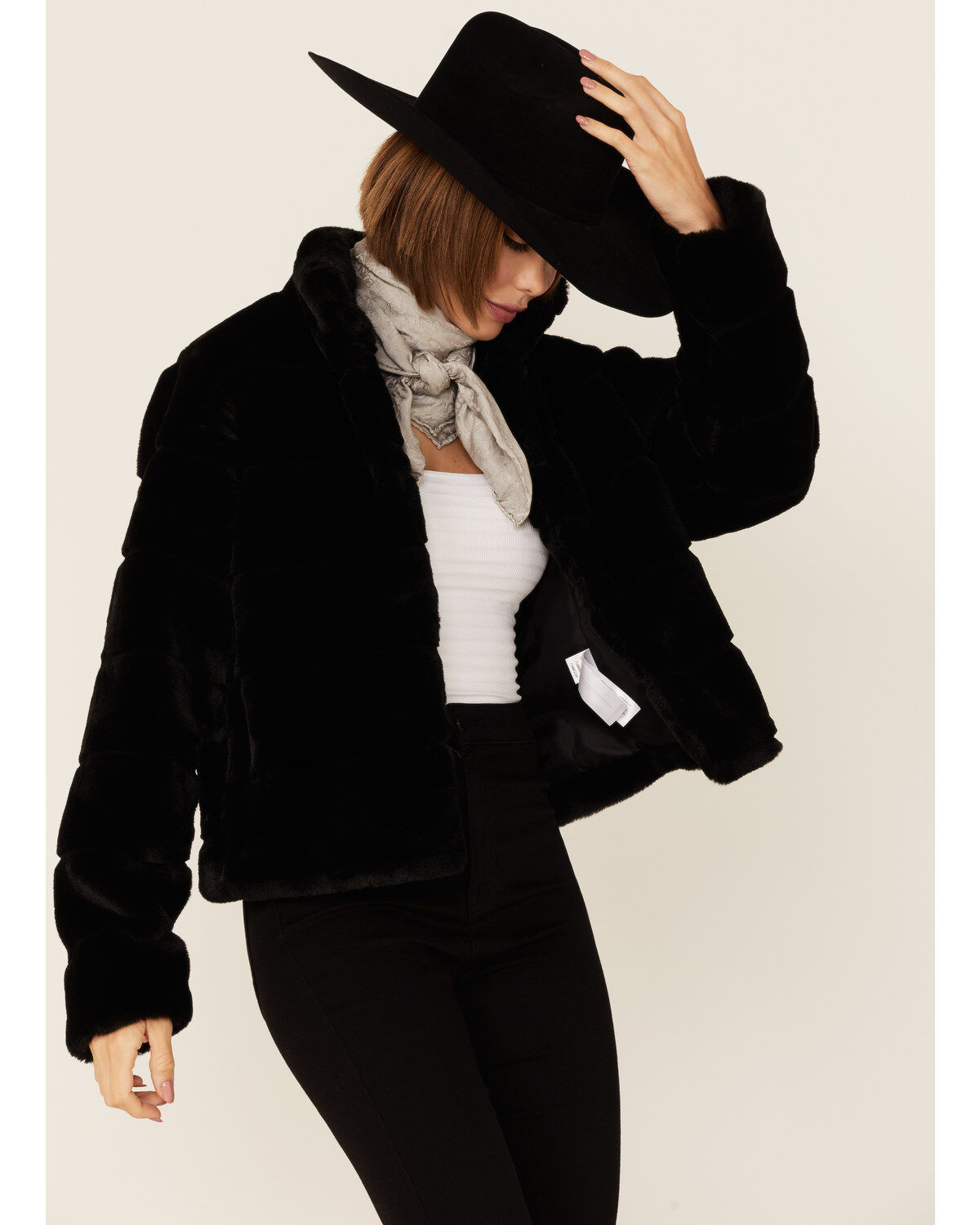 ariat fur vest