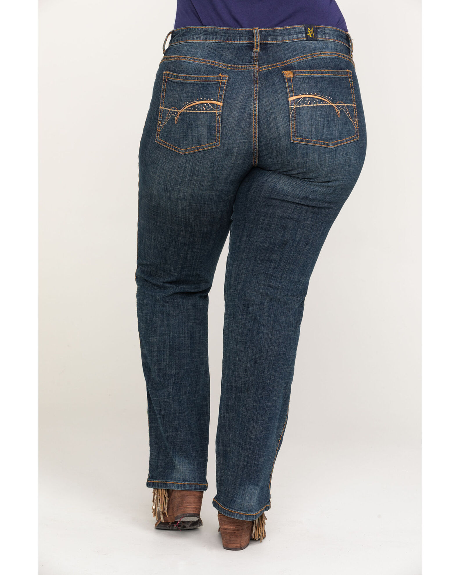 Slime kor Editor Wrangler Women's Aura Instantly Slimming Jeans - Plus | Boot Barn