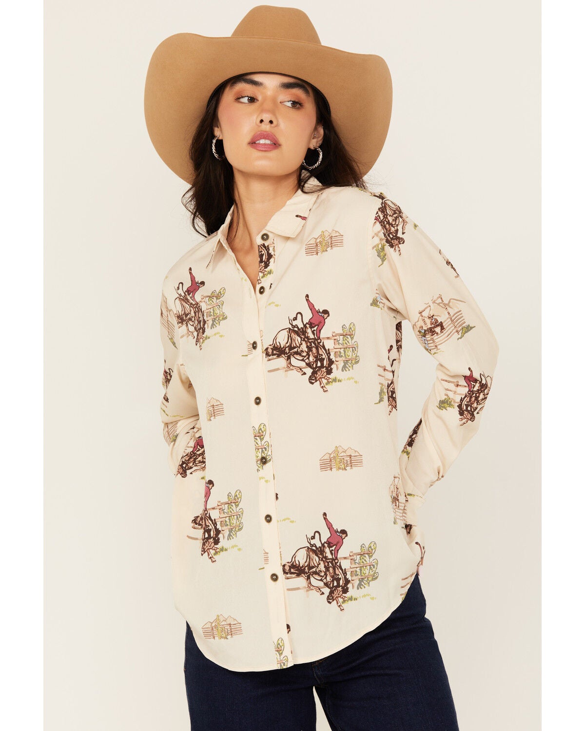 Ariat Women's Homestyle Conversational Print Long Sleeve Button-Down Western Shirt, Sand, hi-res