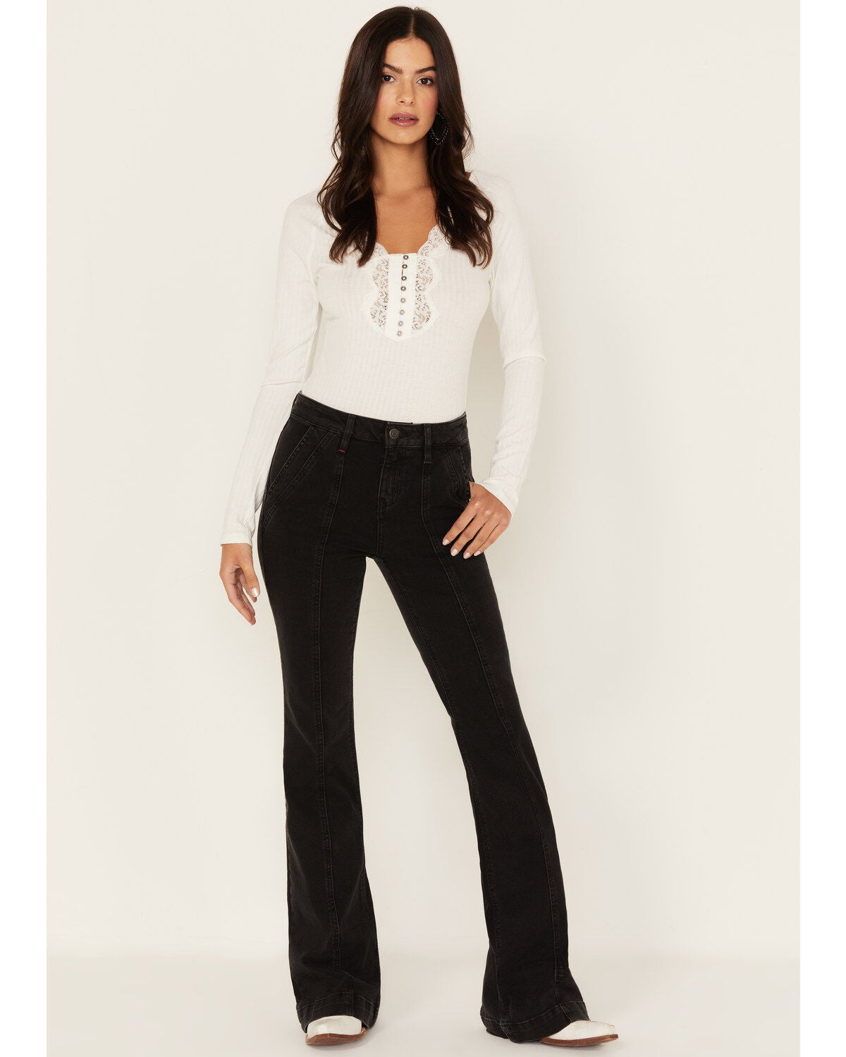 Idyllwind Women's West End Mid Rise Front Seam Rebel Flare Jeans, Black, hi-res