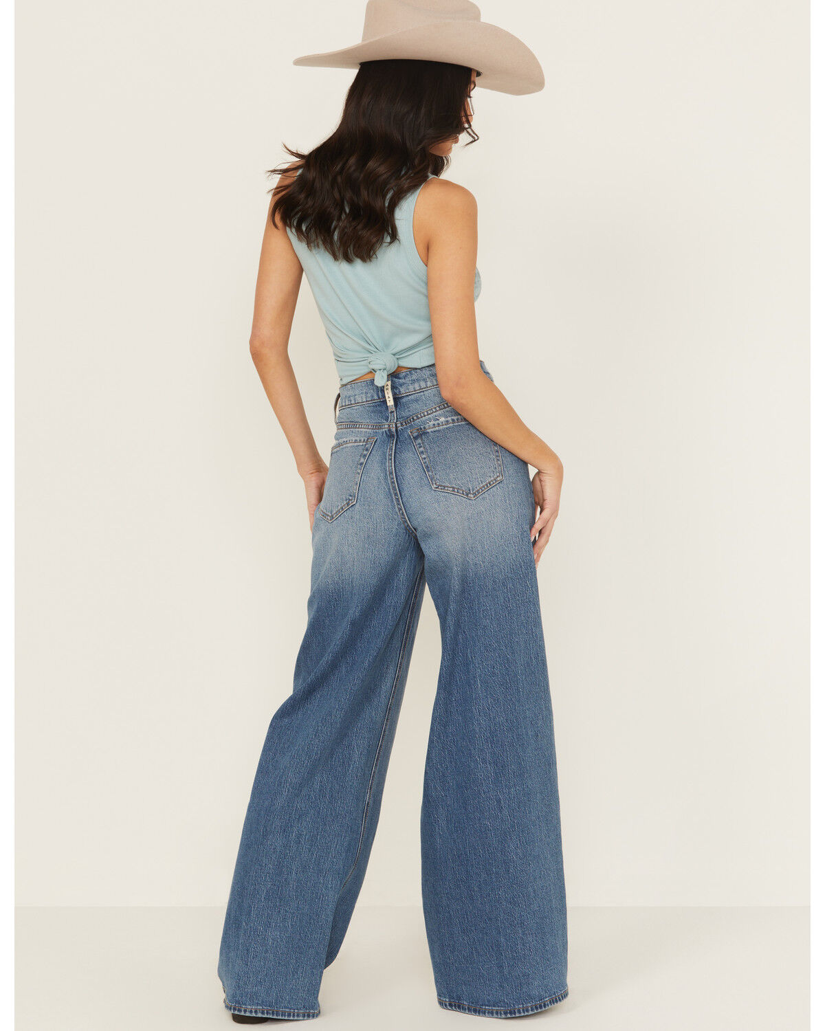 Product Name:  Ariat Women's Jazmine Medium Wash Ultra High Rise Wide Stretch Denim Jeans