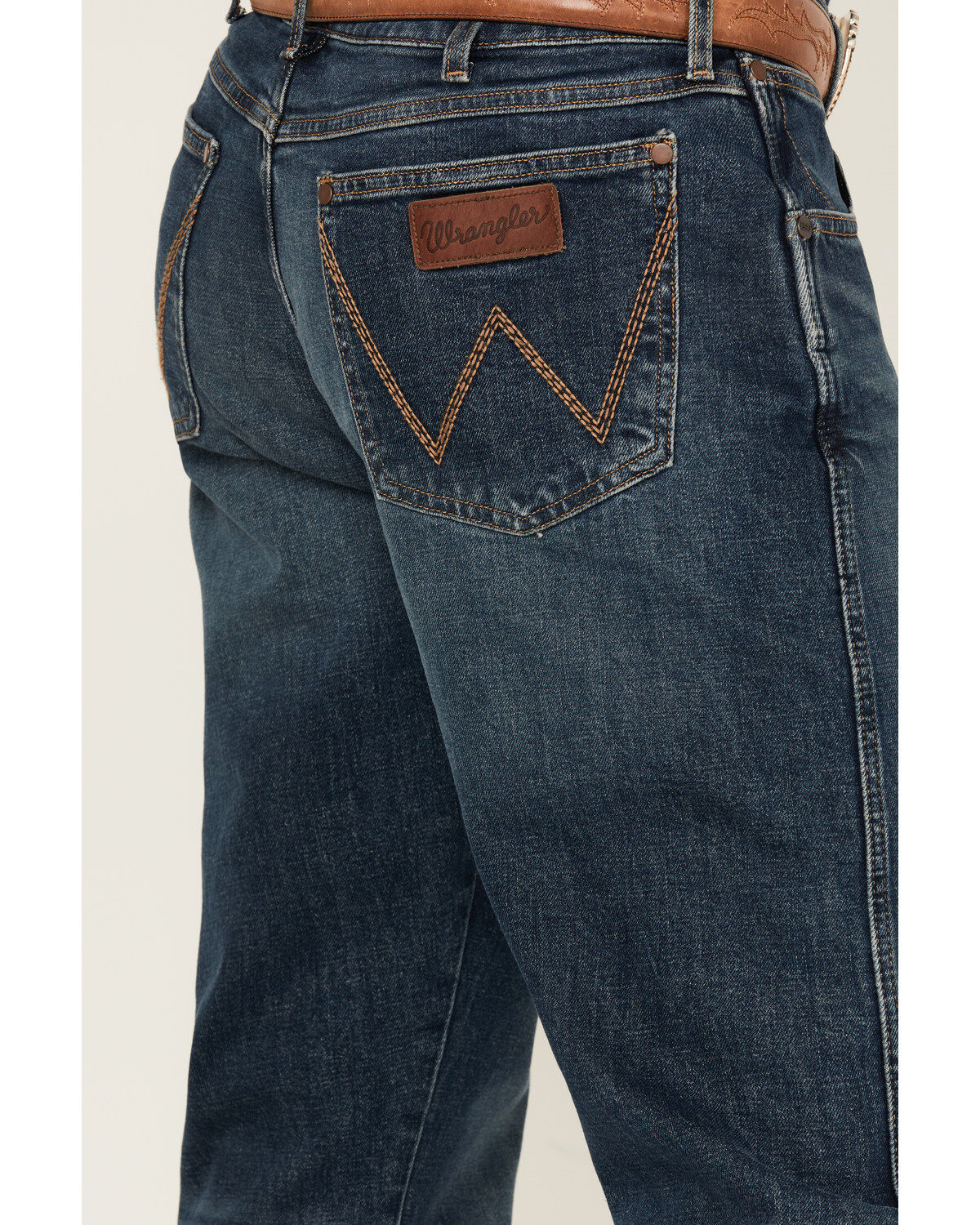Wrangler Retro Men's 88MWZ Koewin Medium Wash Slim Straight