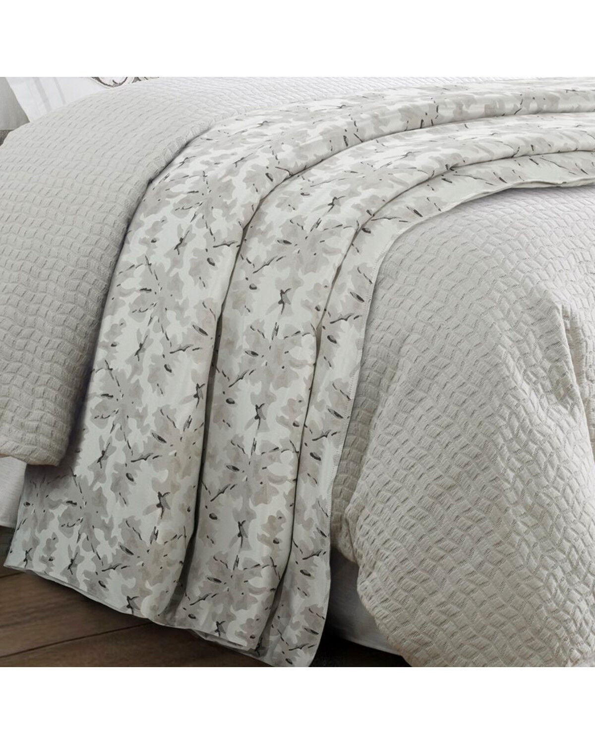 HiEnd Accents Wilshire Super Queen Duvet, Grey, hi-res