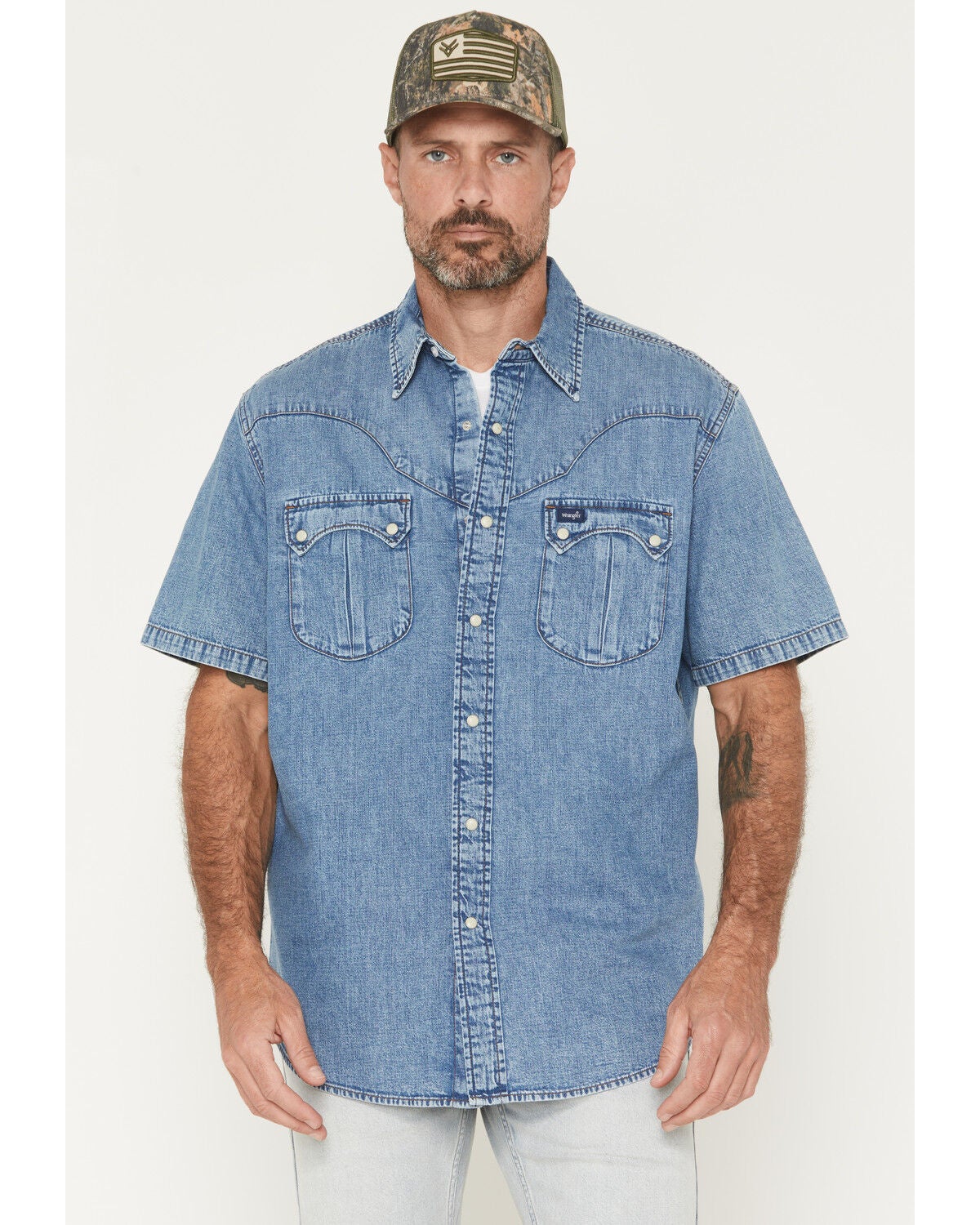 Wrangler Men's Brushpopper Vintage Denim Short Sleeve Snap Western Shirt, Medium Wash, hi-res