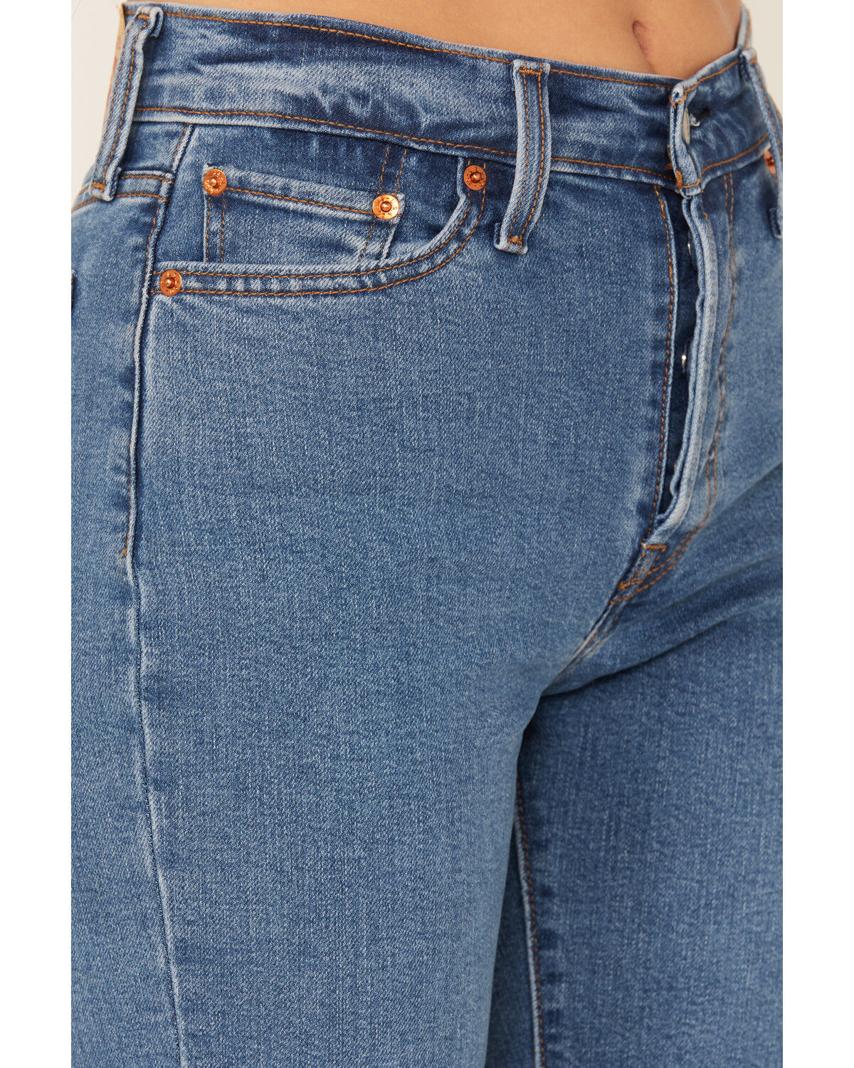 Image #2 - Levis' Women's Medium Wash Mid Rise Wedgie Straight Leg Stretch Denim Jeans, Medium Wash, hi-res