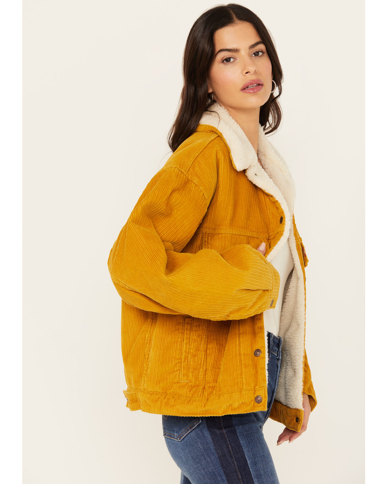 Levi corduroy 2025 sherpa jacket women s