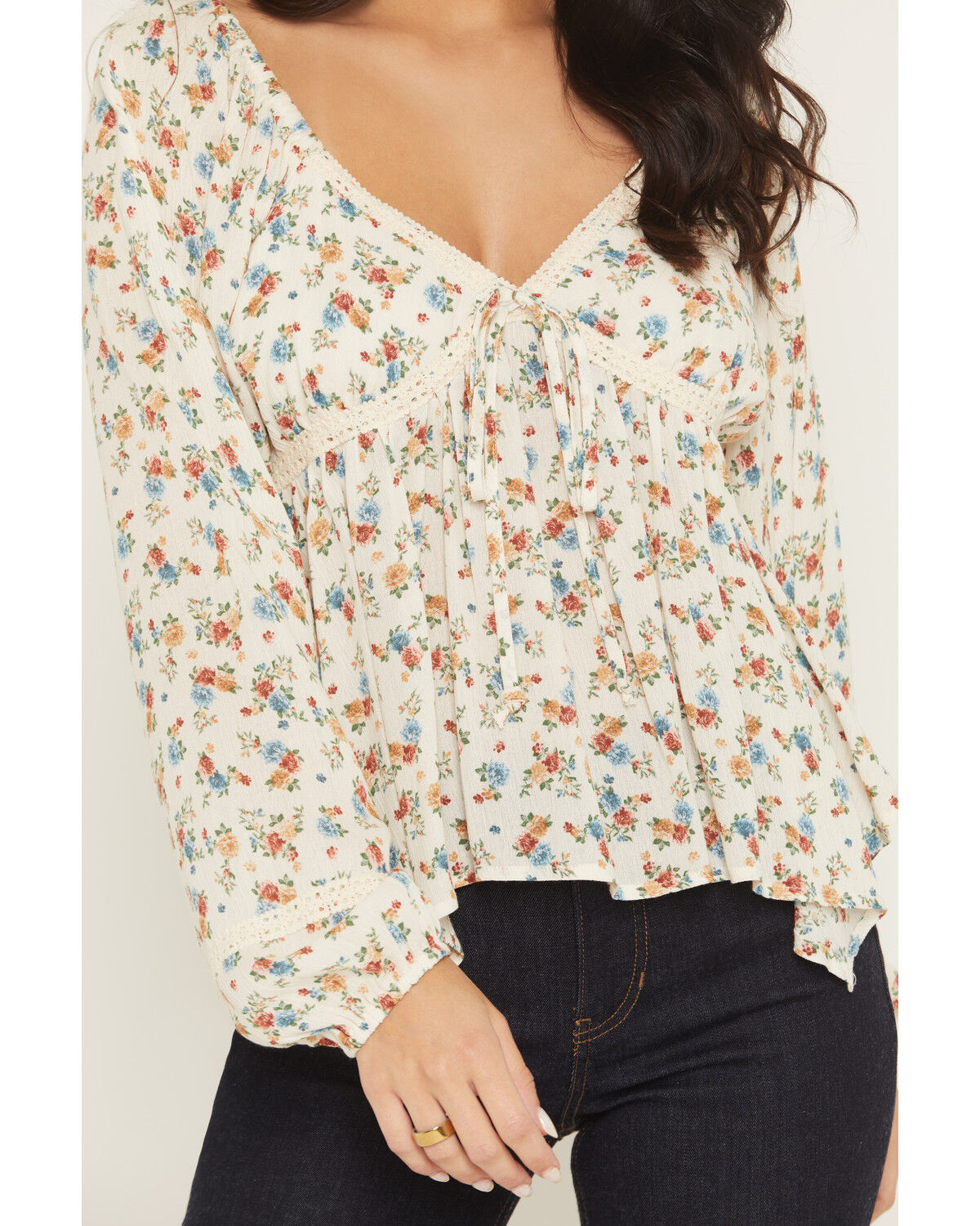 Image #3 - Wild Moss Women's Floral Print Long Sleeve Hanky Hem Top, Ivory, hi-res