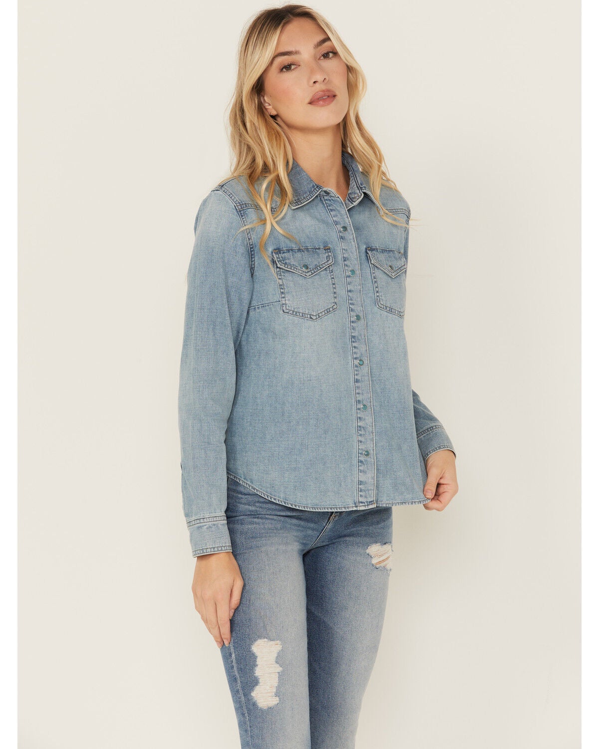 Idyllwind Women's Medium Wash Long Sleeve Snap Denim Shirt, Light Wash, hi-res