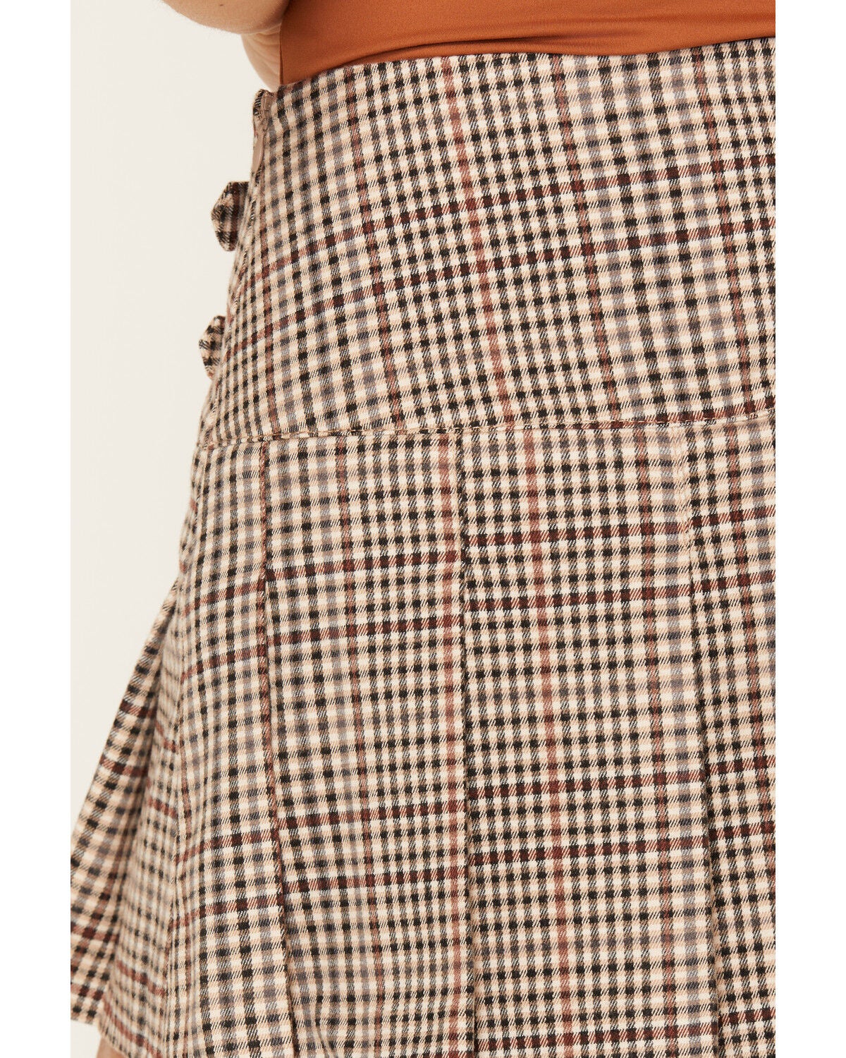 Image #4 - Ashley Women's Boot Barn Exclusive Plaid Print Pleated Mini Skort, Black/tan, hi-res