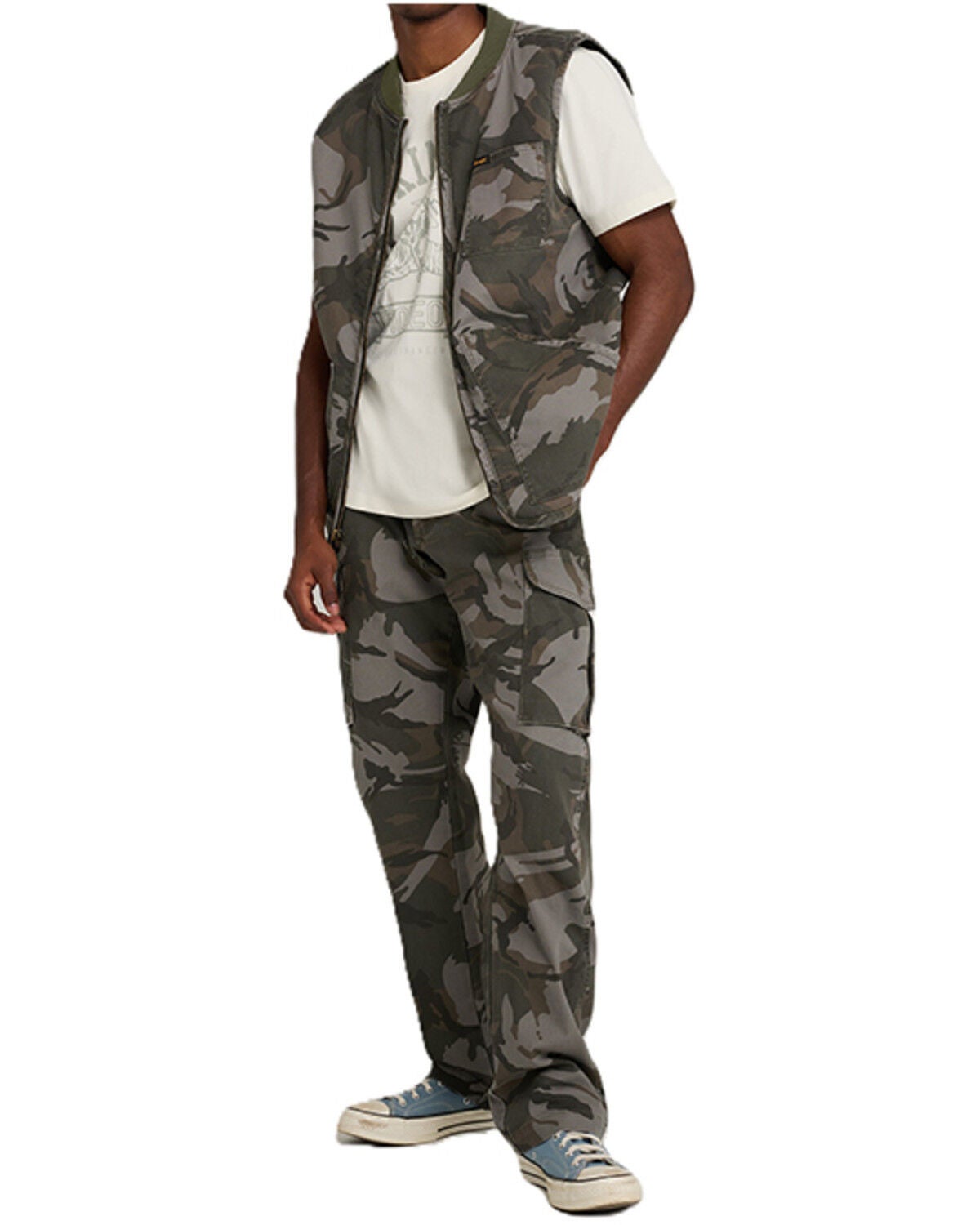 Image #3 - Wrangler X Stranger Things Men's Camo Print Zip-Up Canvas Vest, Camouflage, hi-res