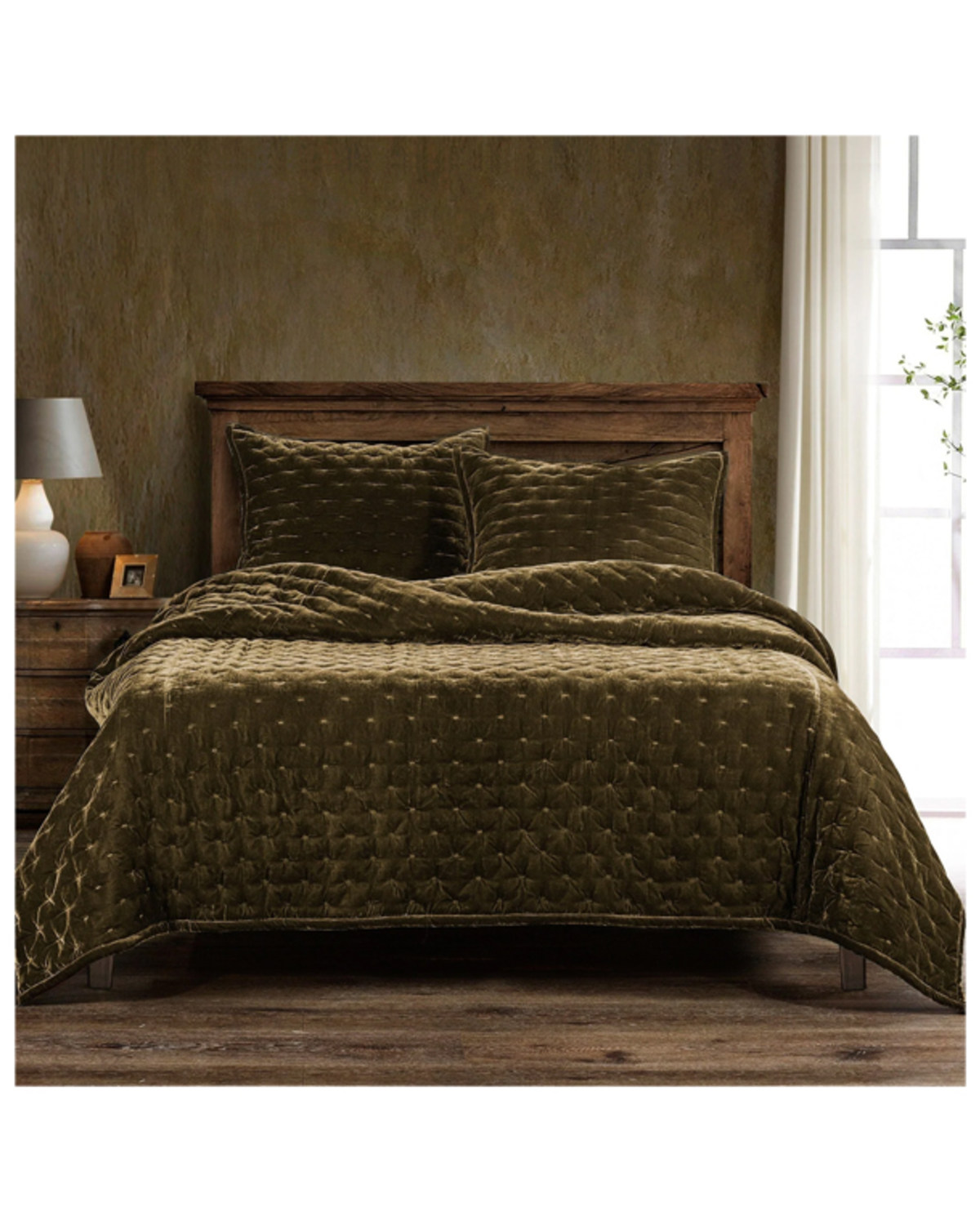 HiEnd Accents Green Stella Faux Silk Velvet 3-Piece King Quilt Set