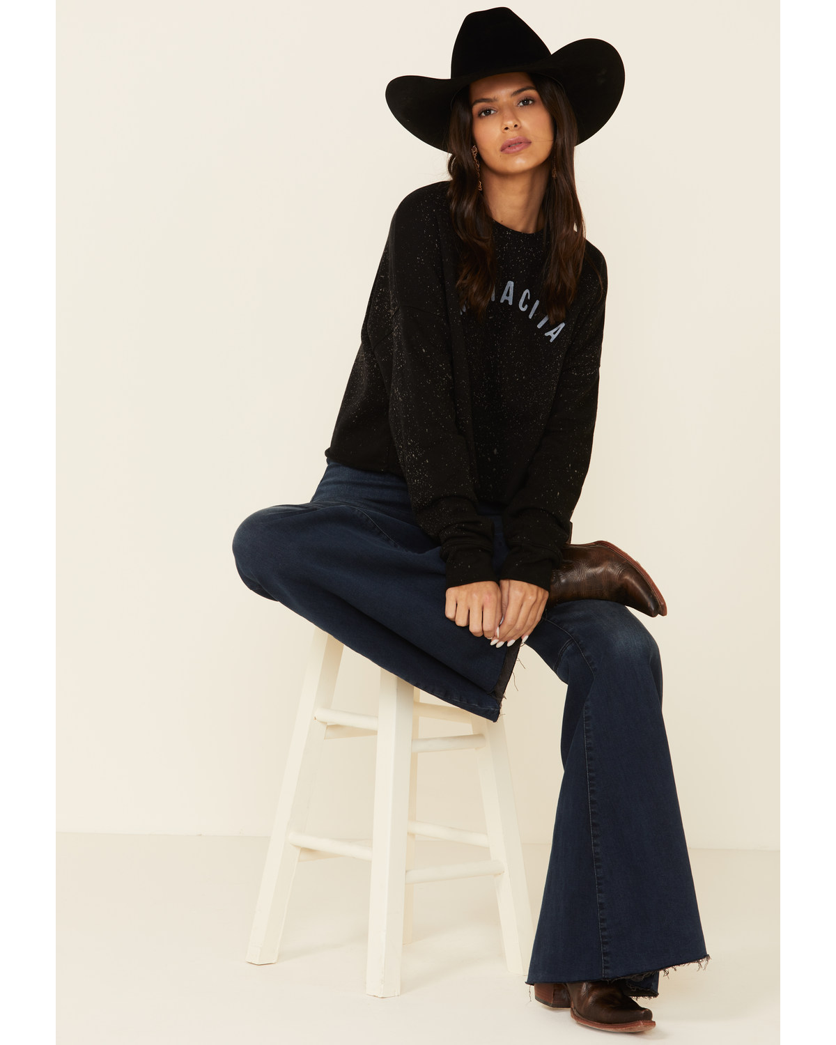 cropped pullover sweatshirt