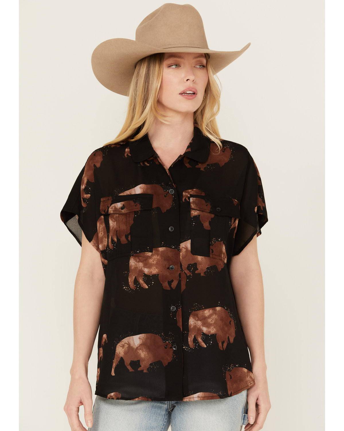 Ariat Women's Badland Buffalo Print Short Sleeve Button-Down Shirt