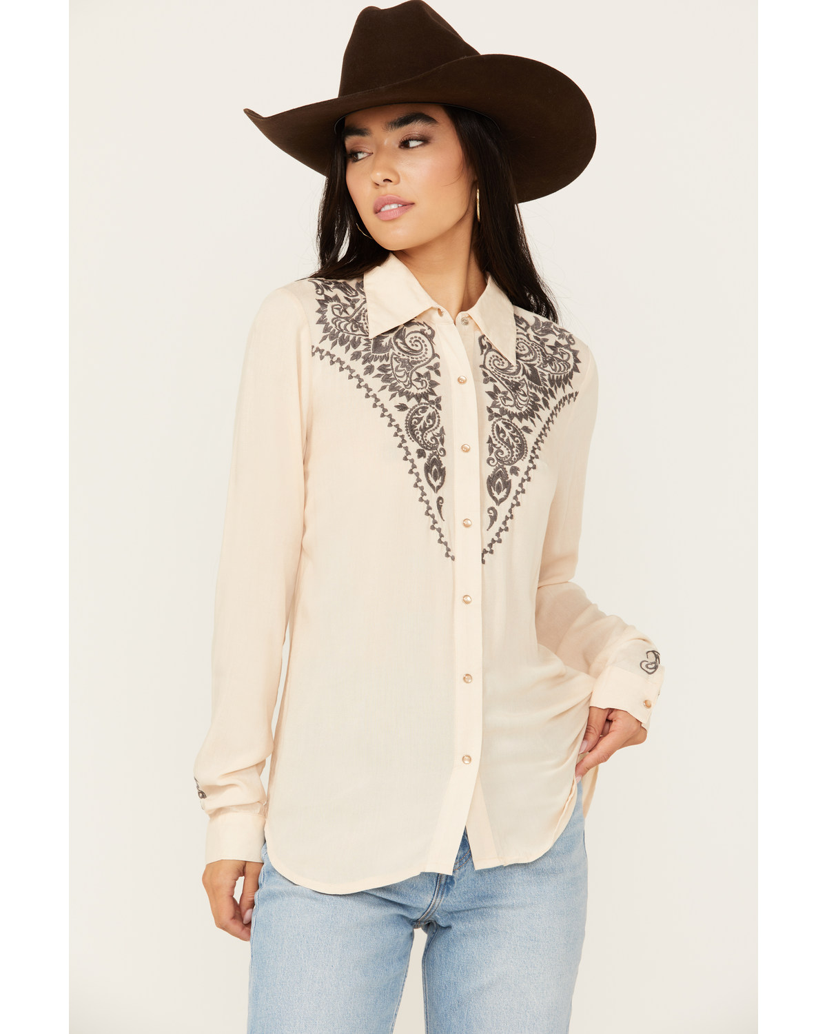 Roper Women's Embroidered Long Sleeve Pearl Snap Western Shirt
