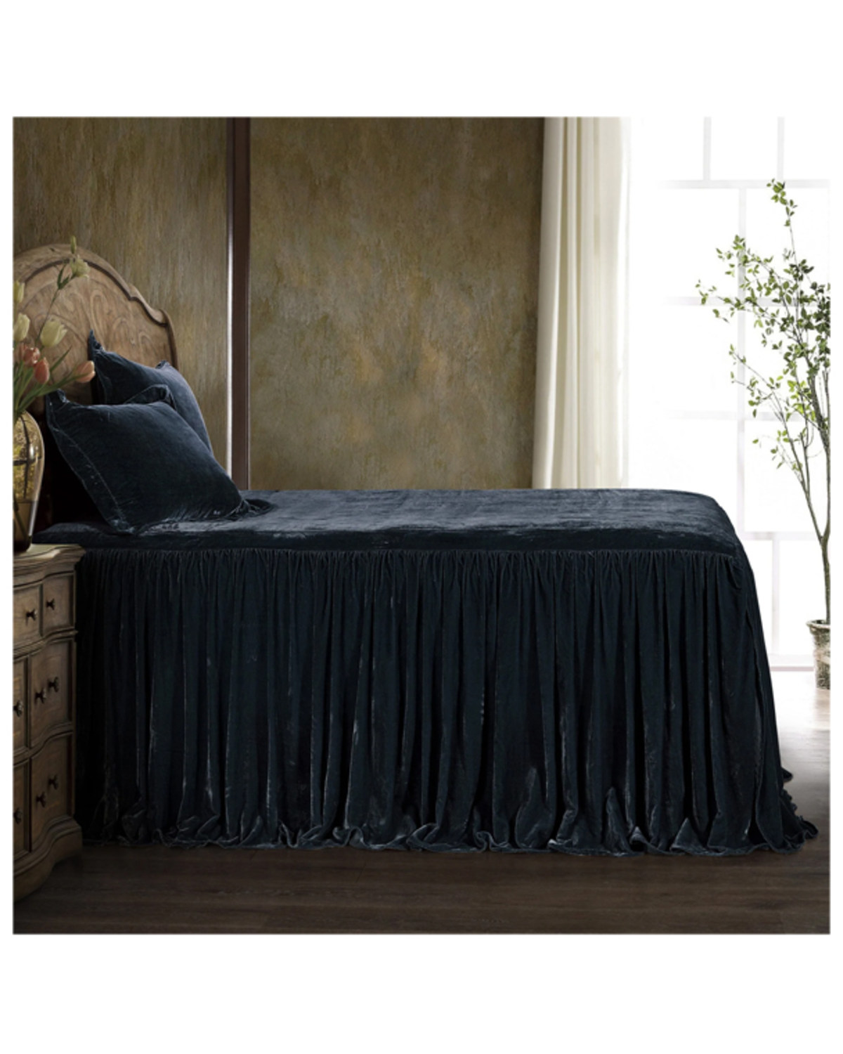 HiEnd Accents Midnight Blue Stella Faux Silk & Velvet Queen 3-Piece Bedspread Set