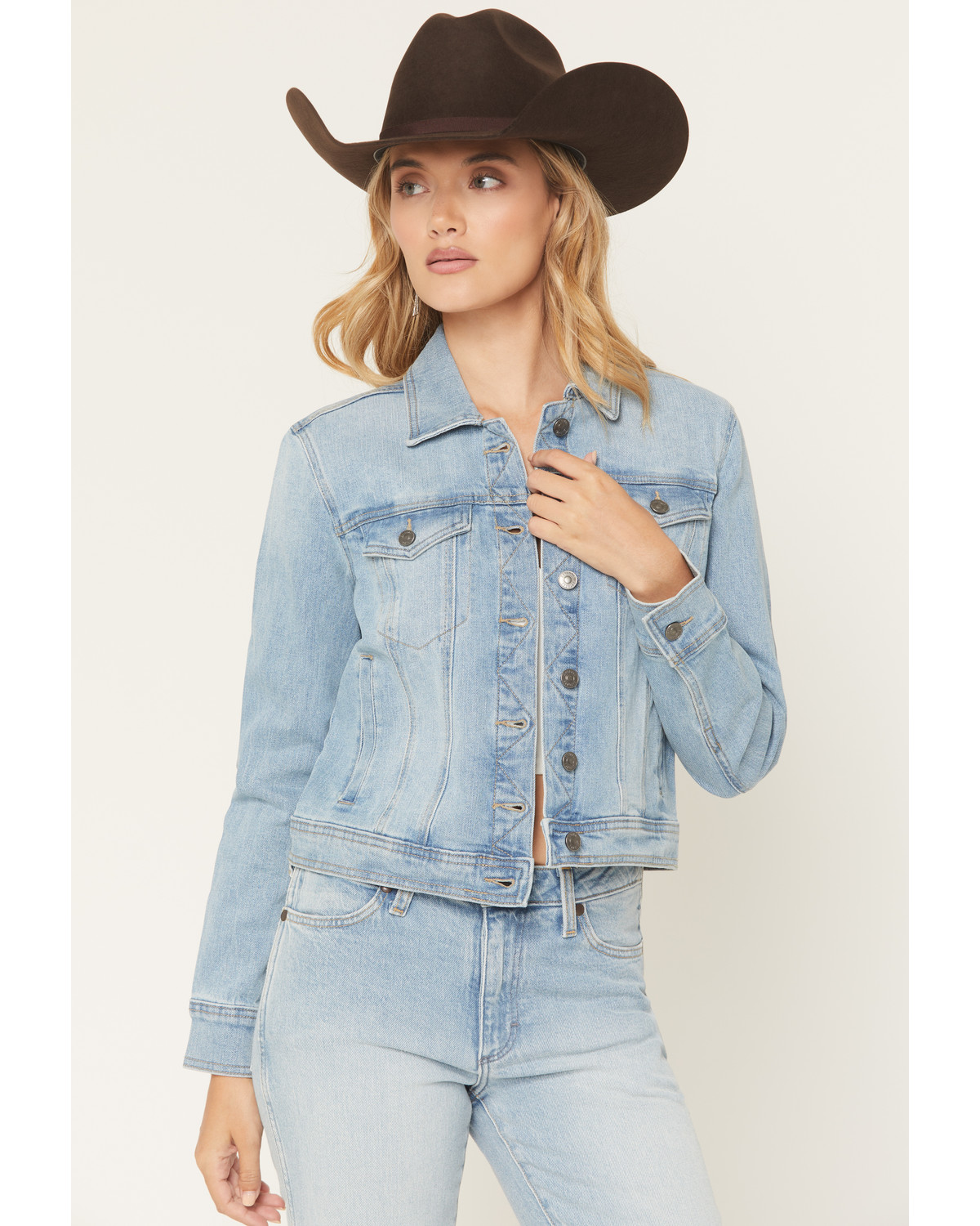 Shyanne Women's Boise Light Wash Stretch Denim Jacket