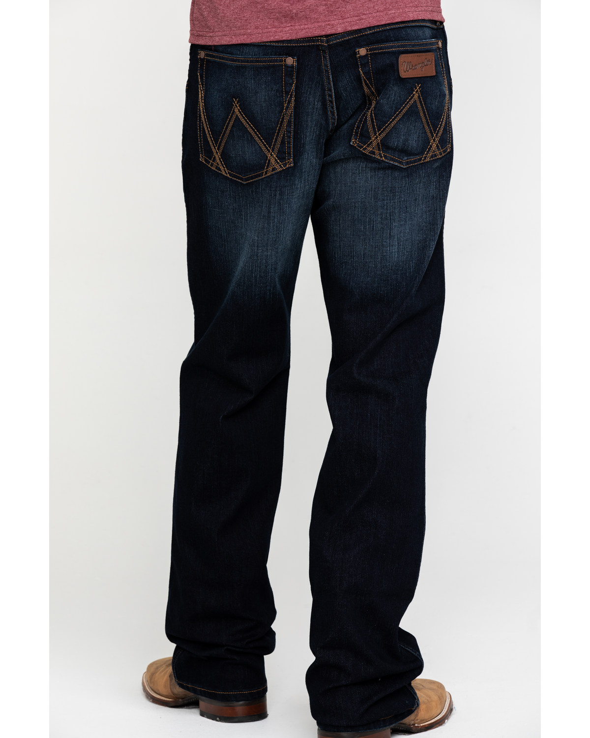 wrangler men's relaxed boot jean with stretch
